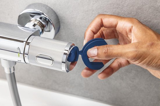 Le mitigeur de douche thermostatique GROHE Precision Feel en chrome 12CM
