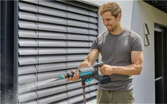 GARDENA AquaClean 24/18V P4A Solo Battery Medium Pressure Cleaner.